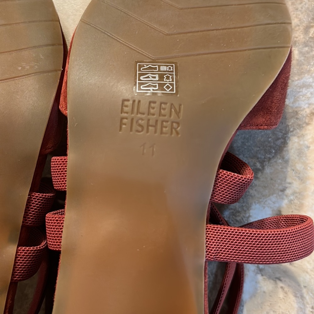 Jukebox Pump in Cayenne Eileen Fisher - Picture 8 of 9